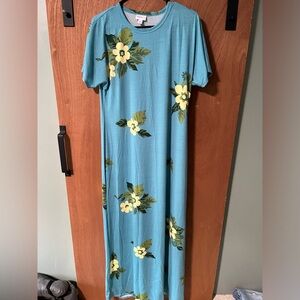 Lularoe maxi dress size medium. Excellent condition